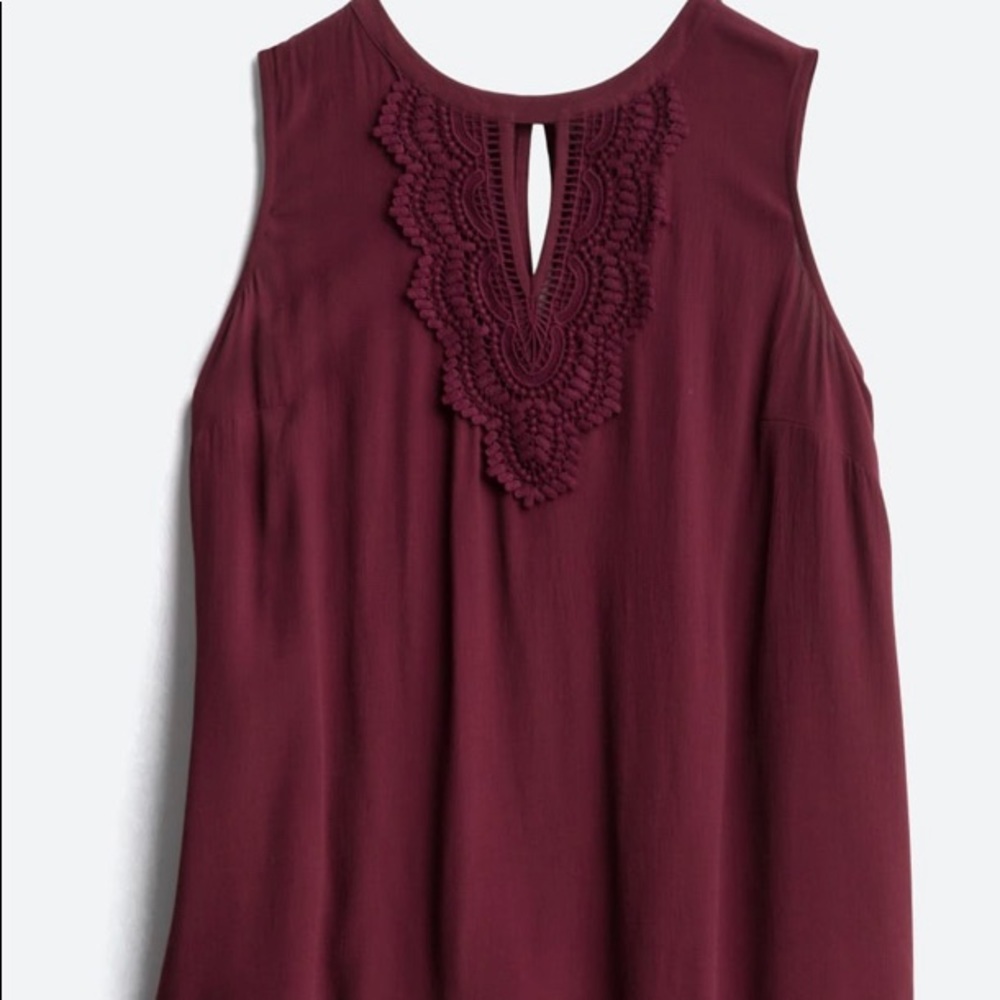 Daniel Rainn Quinn Style Maternity Keyhole Lace Top